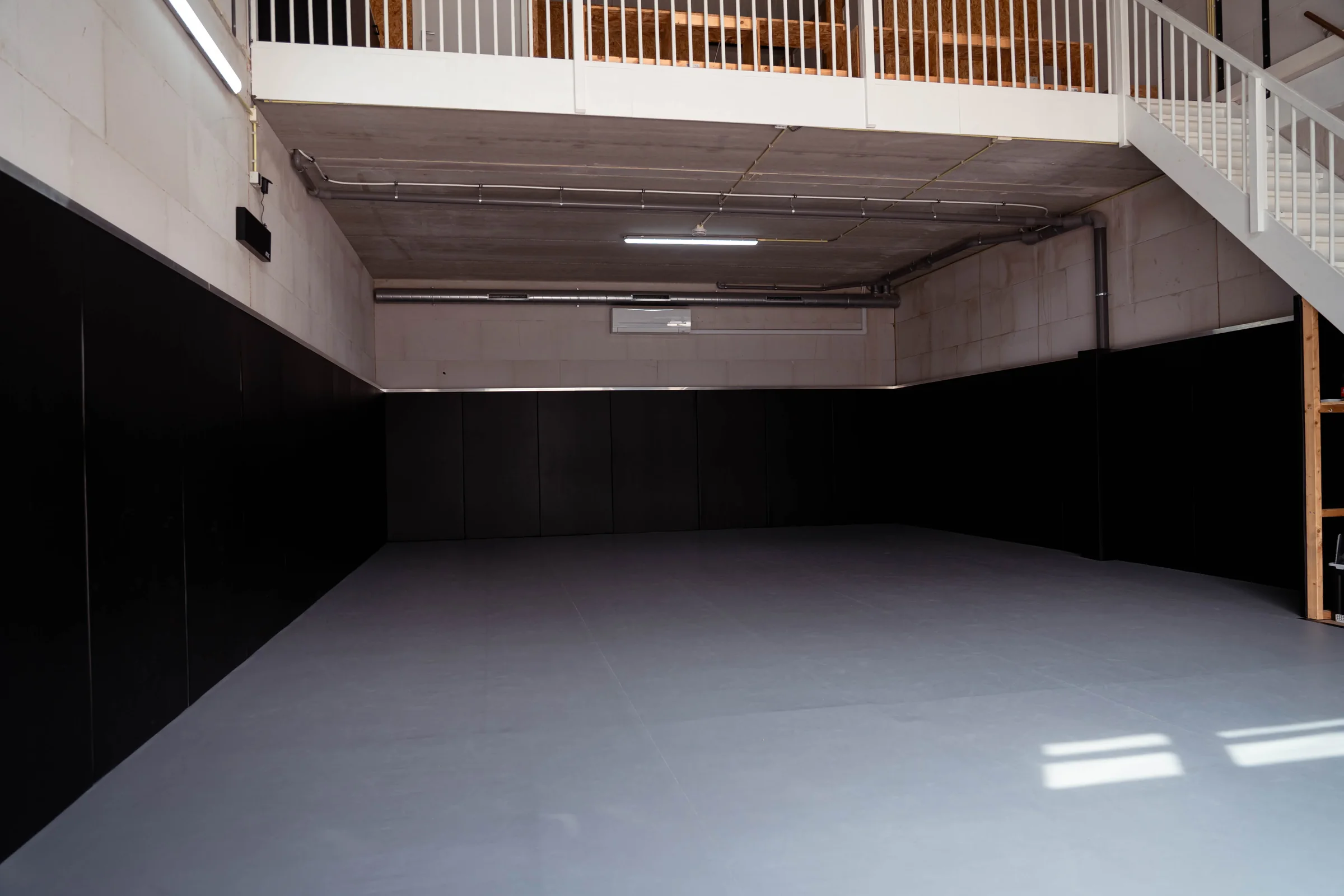 De trainingszaal van Amersfoort BJJ met de volledige mat